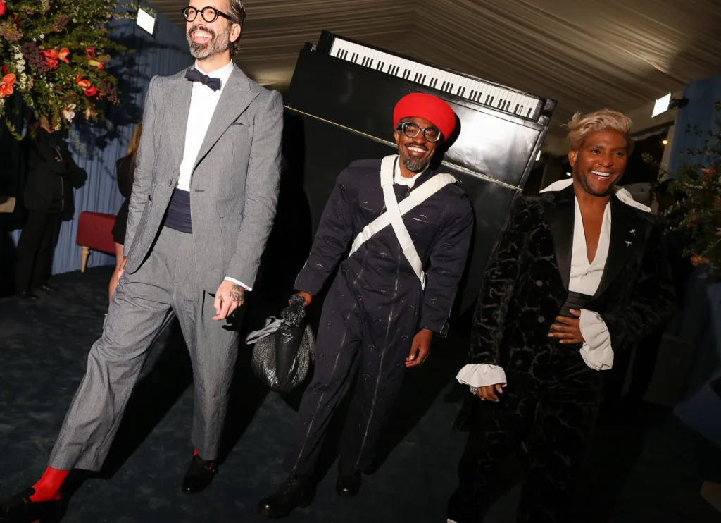 METGALA2025-STREETSTYLE-PHILOH-204-1024x742 Фил Оу засне най-добрите пристигания на Met Gala 2025